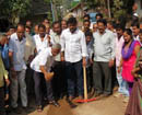 Mangalore: MLA J R Lobo lays foundation to concrete Yekkur – J M Road, Bajal